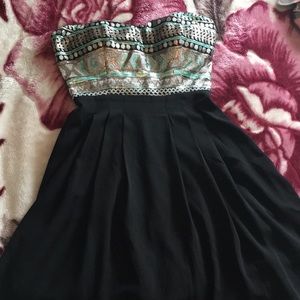 Forever 21 strapless mini dress 💕